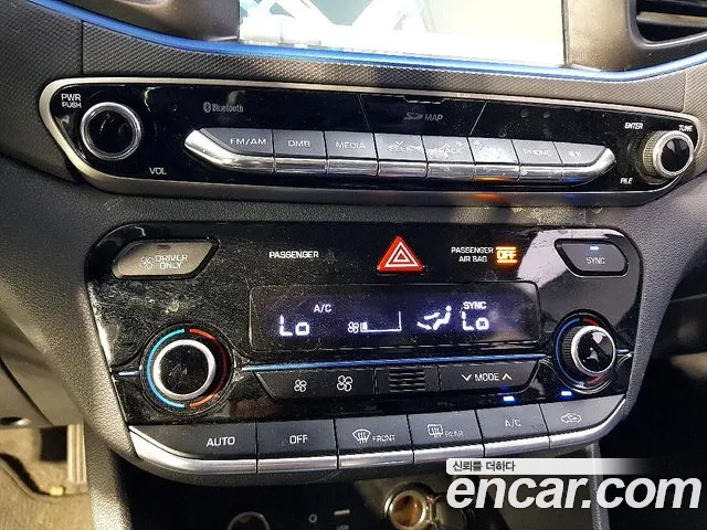 Hyundai Ioniq 2017 — фото 13