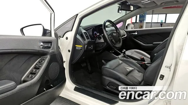 Kia K3 2015 — фото 10