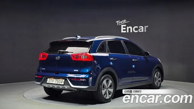 Kia Niro 2018 — фото 2