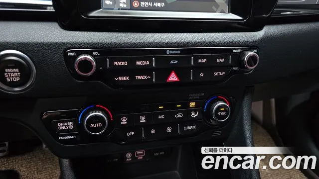 Kia Niro 2018 — фото 17