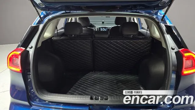 Kia Niro 2018 — фото 20