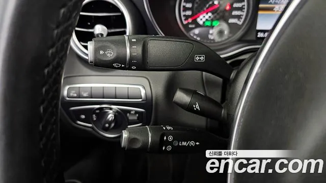 Mercedes-Benz C-Class 2018 — фото 20