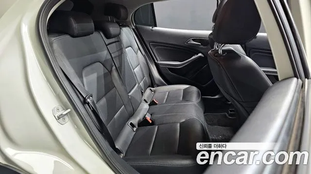 Mercedes-Benz GLA-Class 2016 — фото 11