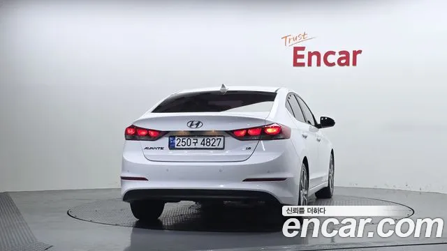 Hyundai AVANTE 2018 — фото 4