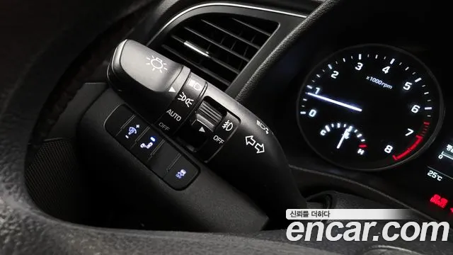 Hyundai AVANTE 2018 — фото 17
