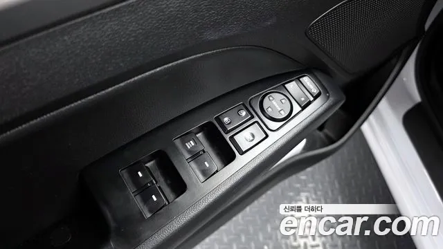Hyundai AVANTE 2018 — фото 19