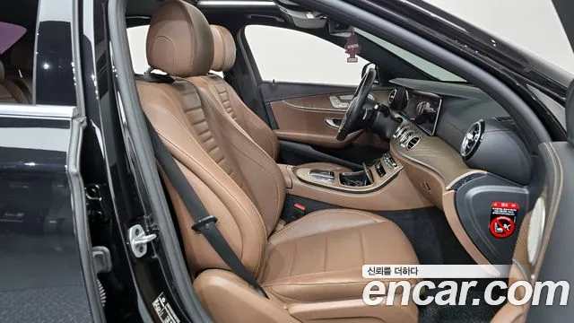 Mercedes-Benz E-Class 2021 — фото 16