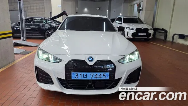 BMW i4 2025 — фото 1