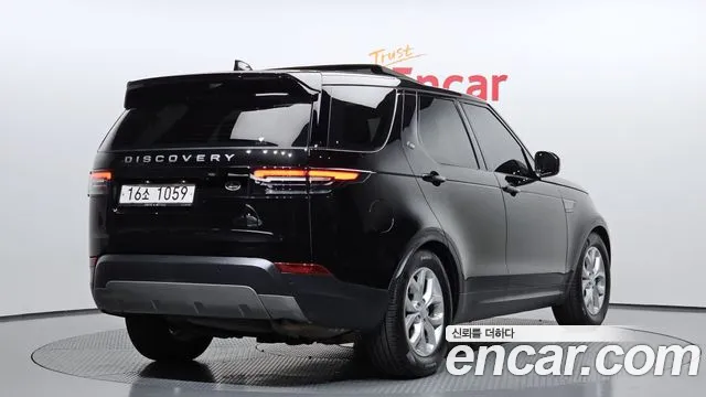 Land Rover Discovery 2018 — фото 2