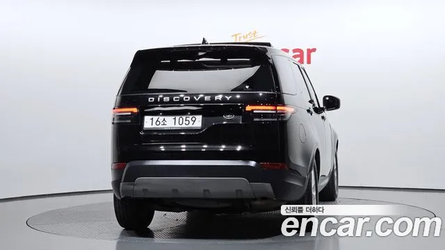 Land Rover Discovery 2018 — фото 4