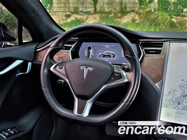 Tesla Model S 2017 — фото 13
