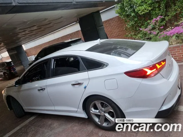 Hyundai Sonata 2018 — фото 18