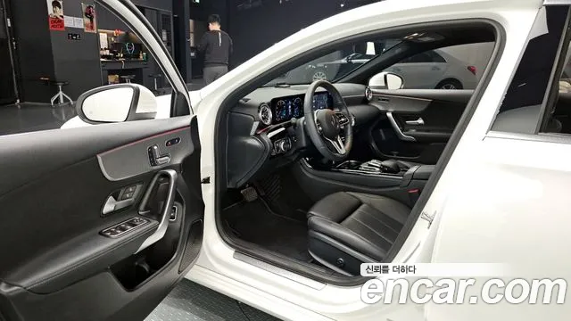 Mercedes-Benz A-Class 2021 — фото 13