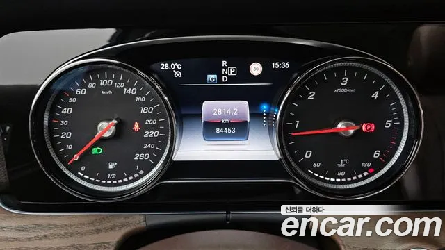 Mercedes-Benz E-Class 2019 — фото 11