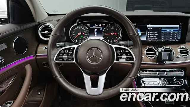 Mercedes-Benz E-Class 2019 — фото 19