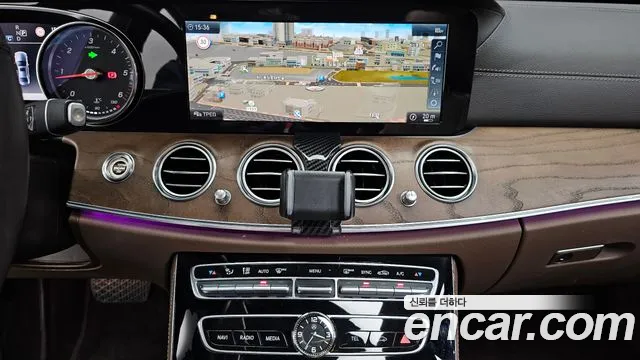 Mercedes-Benz E-Class 2019 — фото 20
