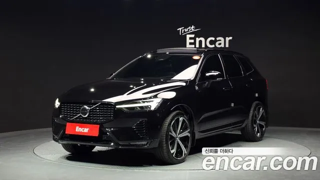 Volvo XC60 2022 — фото 1