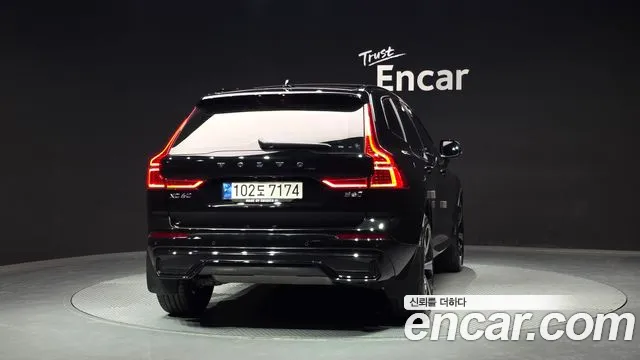 Volvo XC60 2022 — фото 4