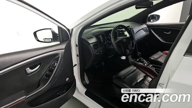 Hyundai i30 2016 — фото 10