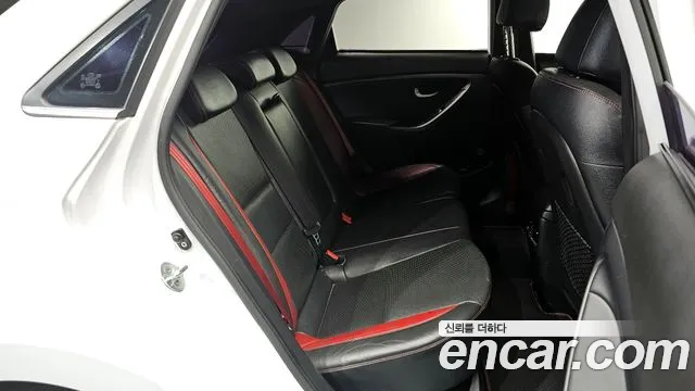 Hyundai i30 2016 — фото 11