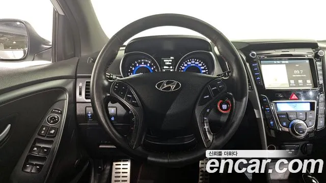 Hyundai i30 2016 — фото 12