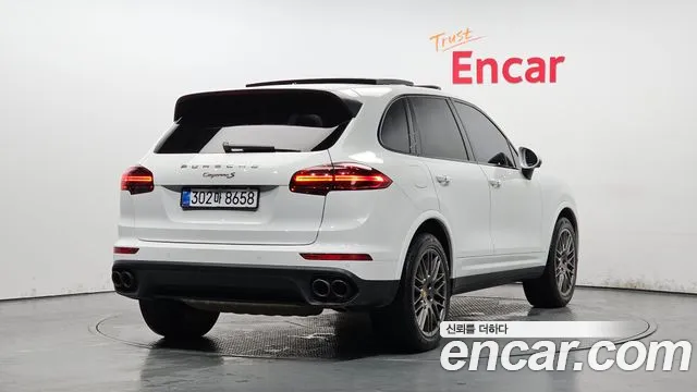 Porsche Cayenne 2017 — фото 2