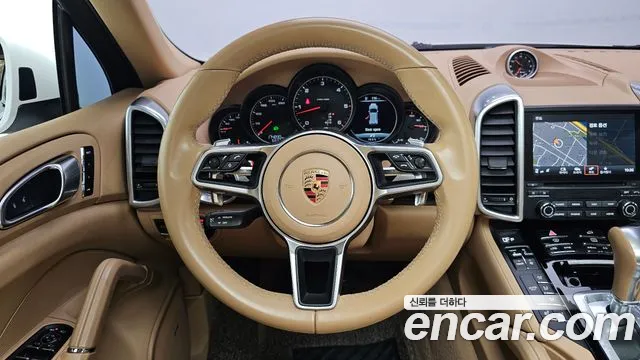 Porsche Cayenne 2017 — фото 13