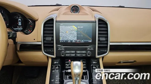 Porsche Cayenne 2017 — фото 14