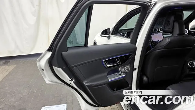 Mercedes-Benz GLC-Class 2025 — фото 15
