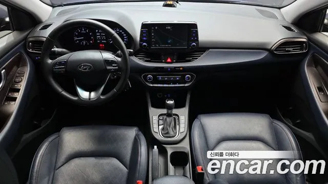 Hyundai i30 2018 — фото 10