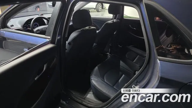 Hyundai i30 2018 — фото 17