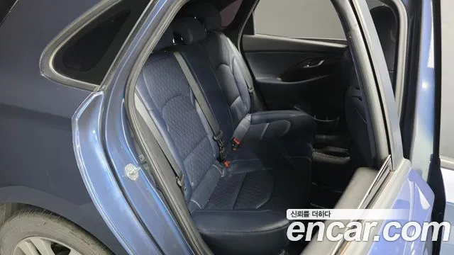 Hyundai i30 2018 — фото 16