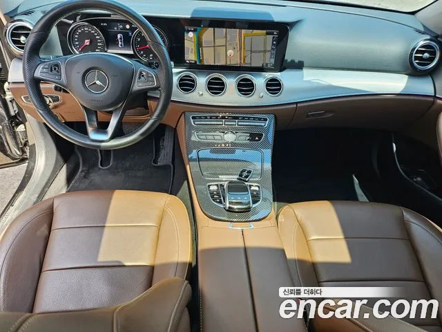 Mercedes-Benz E-Class 2018 — фото 18