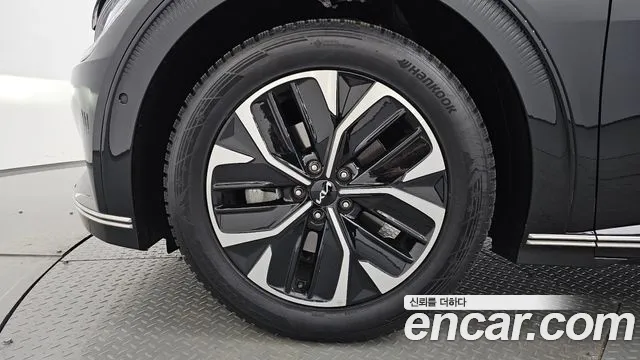 Kia EV6 2023 — фото 4