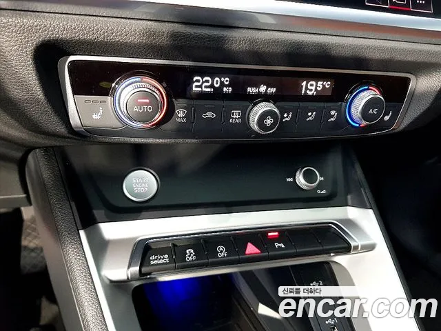 Audi Q3 2020 — фото 11