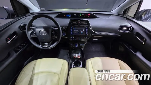 Toyota Prius 2022 — фото 10