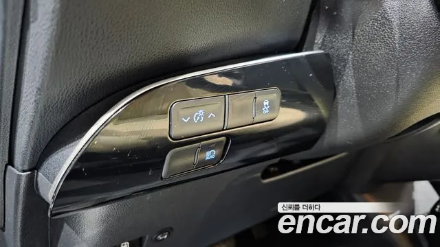 Toyota Prius 2022 — фото 19