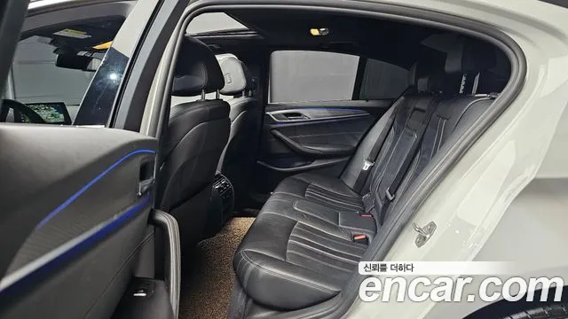 BMW 5-Series 2018 — фото 18