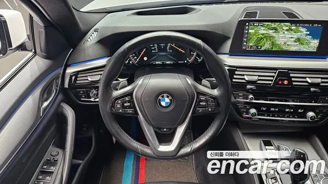 BMW 5-Series 2018 — фото 19