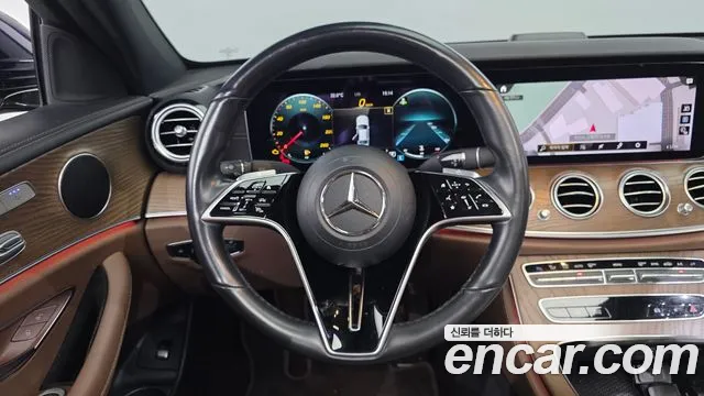 Mercedes-Benz E-Class 2021 — фото 20