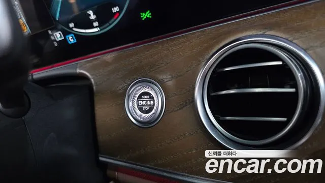 Mercedes-Benz E-Class 2021 — фото 25