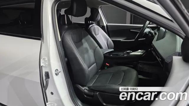 Kia EV6 2024 — фото 16