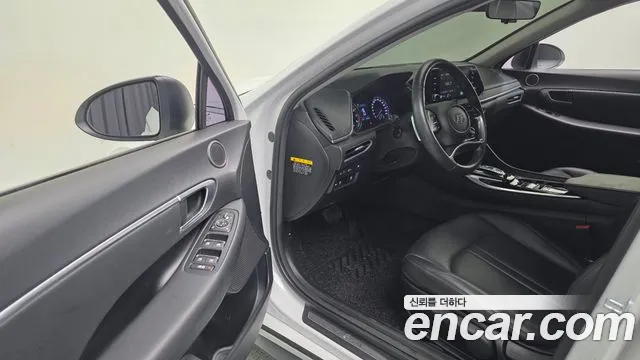 Hyundai Sonata 2020 — фото 17