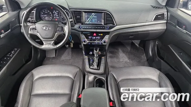 Hyundai AVANTE 2017 — фото 10