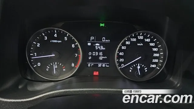 Hyundai AVANTE 2017 — фото 11
