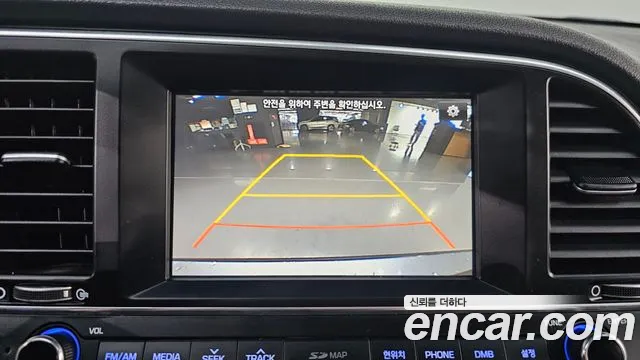 Hyundai AVANTE 2017 — фото 21