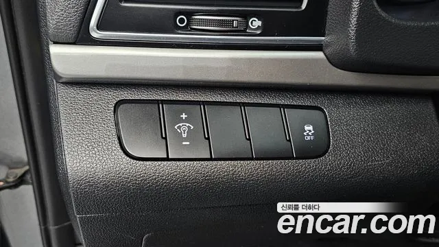 Hyundai AVANTE 2017 — фото 23