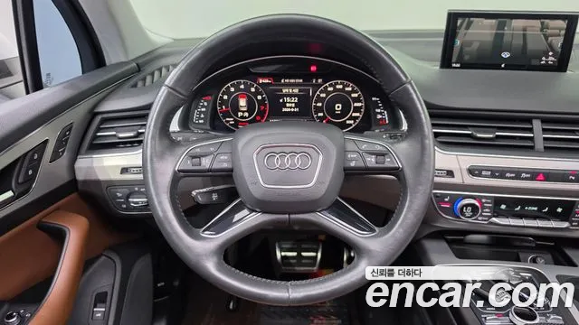 Audi Q7 2019 — фото 19