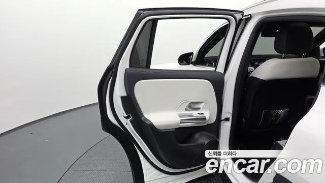 Mercedes-Benz GLA-Class 2020 — фото 15