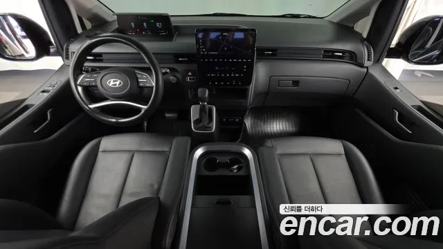 Hyundai Staria 2025 — фото 10